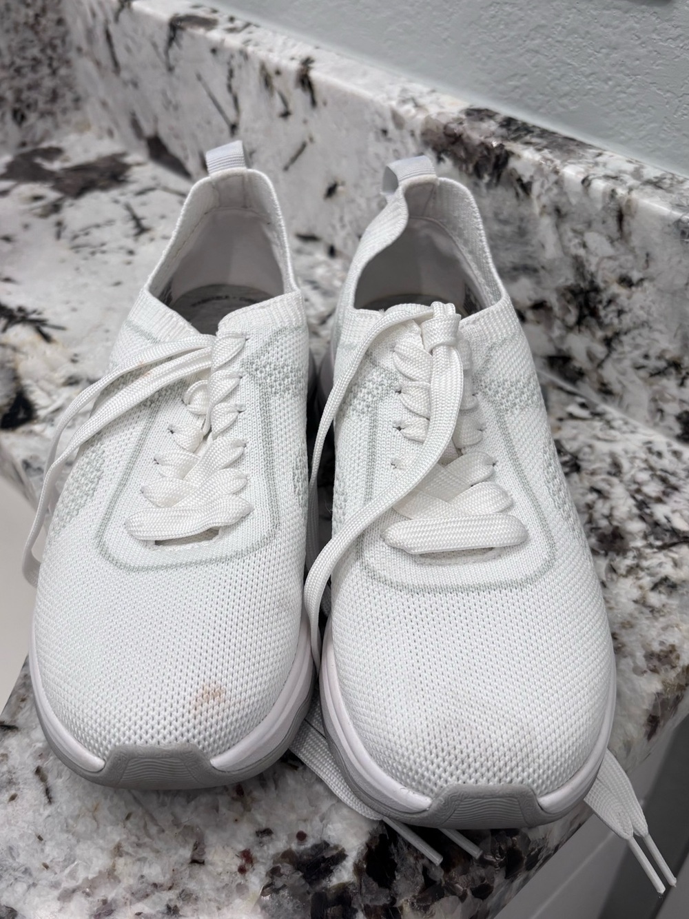 Clark’s Cloudsteppers White Knit Lace-Up Sneakers